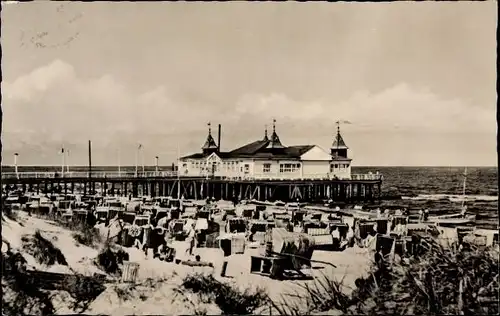 Ak Ostseebad Ahlbeck Heringsdorf auf Usedom, Strand, Seebrücke