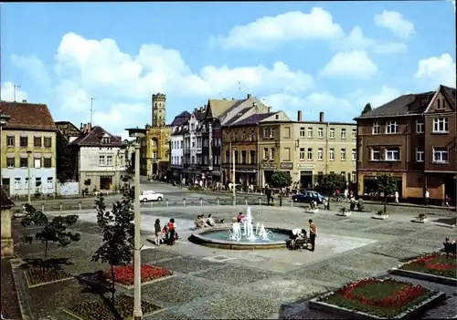 Ak Meuselwitz in Thüringen, Markt, Brunnen, Blumenbeete