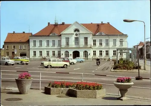 Ak Ribnitz Damgarten, Karl Marx Platz, Parkplatz, Autos