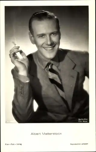 Ak Schauspieler Albert Matterstock, Film Foto Verlag A 3686 1, Portrait mit Zigarette