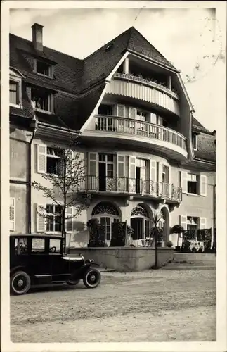 Ak Hinterzarten im Südschwarzwald, Hotel Adler, Vorderansicht, Auto