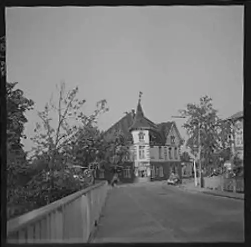 8 Zelluloid Negative Kellinghusen in Holstein, Freibad, Straße, Kirche