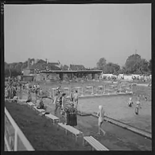 8 Zelluloid Negative Kellinghusen in Holstein, Freibad, Straße, Kirche