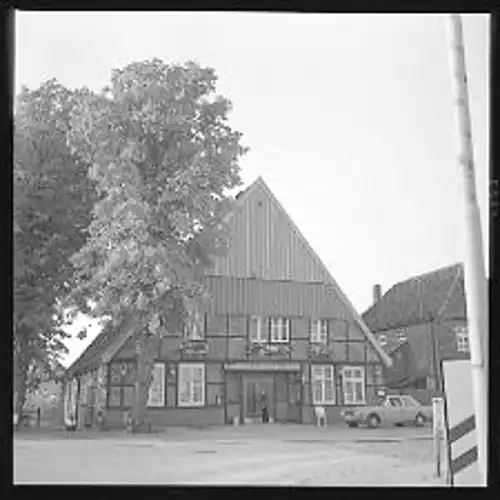 8 Zelluloid Negative Kellinghusen in Holstein, Freibad, Straße, Kirche