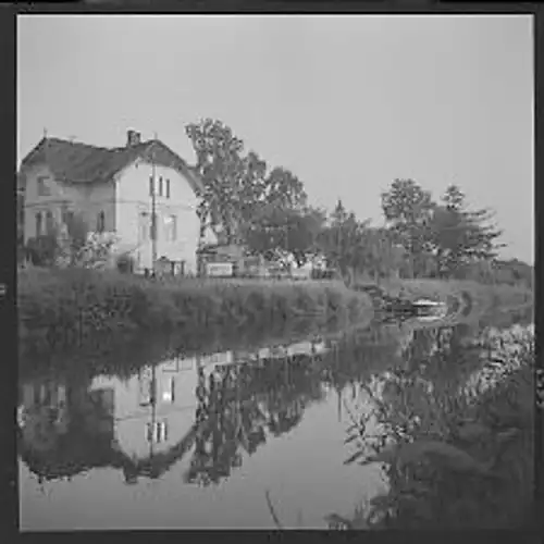 8 Zelluloid Negative Kellinghusen in Holstein, Freibad, Straße, Kirche