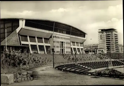 Ak Schwerin in Mecklenburg, Sportstadion Lambrechtsgrund, Sport- u. Kongreßhalle, Hochhaus
