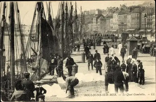 Ak Boulogne sur Mer Pas de Calais, Quai Gambetta, Hafen