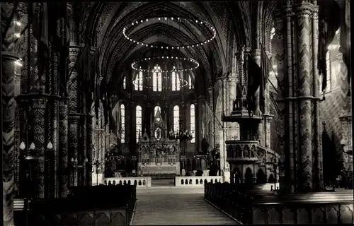 Ak Budapest Ungarn, Krönungs-Kirche, Innenansicht