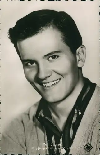 Foto Ak Schauspieler Pat Boone in Junges Glück im April, Portrait