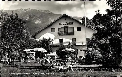 Ak Schönberg im Stubaital in Tirol, Alpengasthof Jägerhof, Gartenterrasse