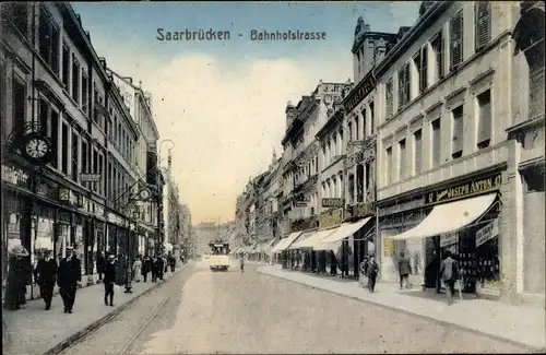 Ak Saarbrücken im Saarland, Bahnhofstraße, Straßenbahn, Geschäft Joseph Anton
