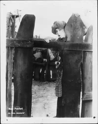 Foto Filmszene Die kleine Annemarie, Stummfilm, Schauspielerin Mary Pickford