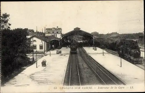 Ak Châlons-sur-Marne, Im Bahnhof