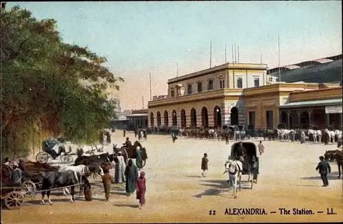 Ak Alexandria Ägypten, The Station, Bahnhof, Kutschen, Vorplatz, Pferde