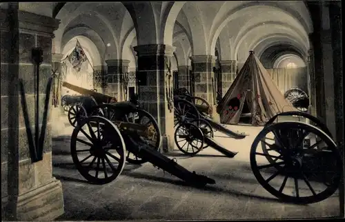 Ak Dresden, Königliche Arsenalsammlung, Französische Geschütze, Zelt