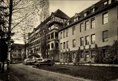 Ak Gera in Thüringen, Waldkrankenhaus, Parkplatz