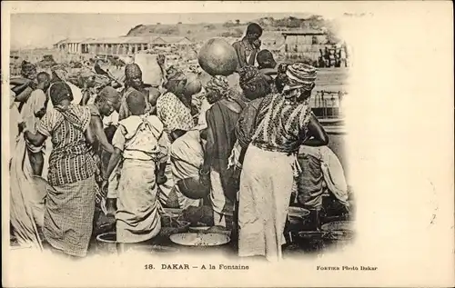 Ak Dakar Senegal, Frauen am Brunnen