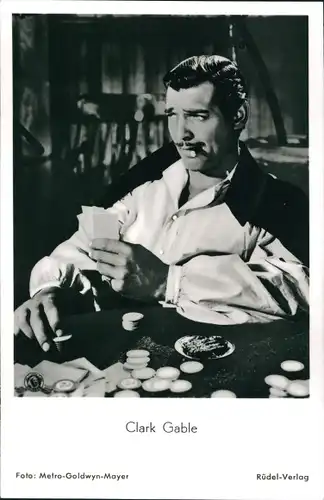 Ak Schauspieler Clark Gable,  vom Winde verweht, Zigarette, Spielkarten