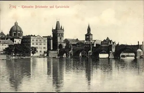 Ak Praha Prag Tschechien, Kleinseiter Brückentor und Karlsbrücke