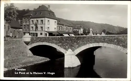 Ak Vianden Luxembourg, Brücke und Haus c. Hugo