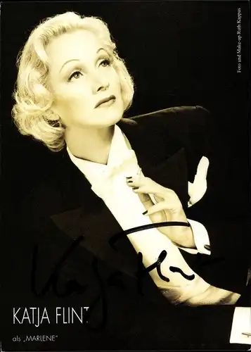 Ak Schauspielerin Katja Flint als Marlene Dietrich, Portrait, Autogramm