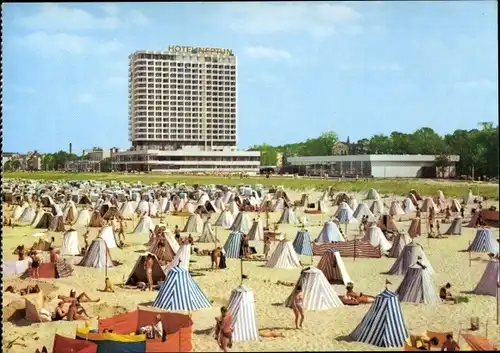 Ak Ostseebad Warnemünde Rostock, Strand, Hotel Neptun