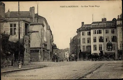 Ak Pont à Mousson Mussenbrück Lorraine Meurthe et Moselle, Rue Victor Hugo