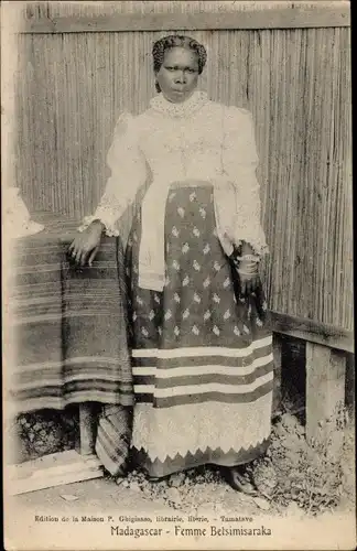 Ak Madagaskar, Betsimisaraka-Frau, Afrikanerin, Langer Rock