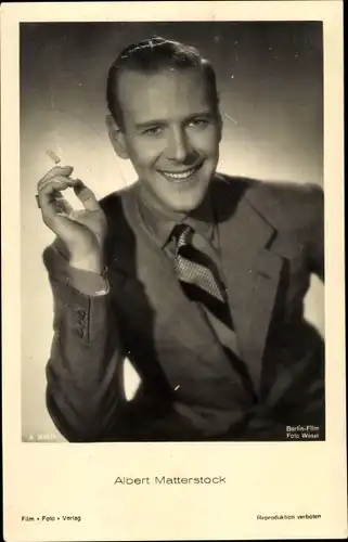 Ak Schauspieler Albert Matterstock, Film Foto Verlag A 3686 1, Portrait mit Zigarette