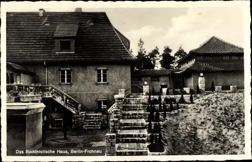 Ak Berlin Reinickendorf Frohnau, Das Buddhistische Haus, Gartenpartie, Treppe