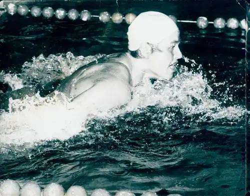 Foto Schwimmerin Wiltrud Urselmann, 1959