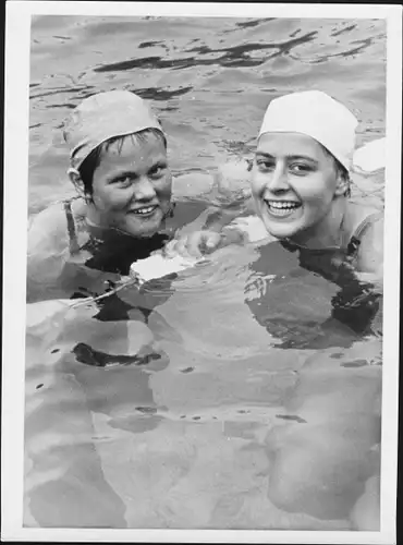 Foto Schwimmerinnen Christel Steffin, Heidi Pechstein