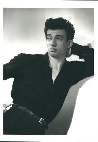 Ak Schauspieler Yves Montand, Portrait