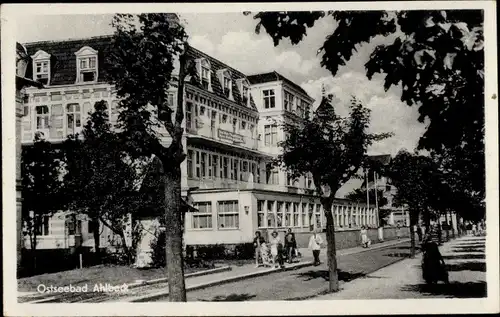 Ak Ostseebad Ahlbeck Heringsdorf Usedom, Straßenpartie, Ferienheim