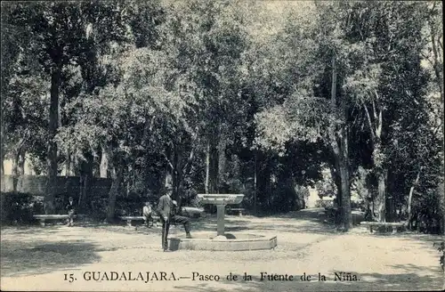 Ak Guadalajara Kastilien La Mancha, Paseo de la Fuente de la Nina