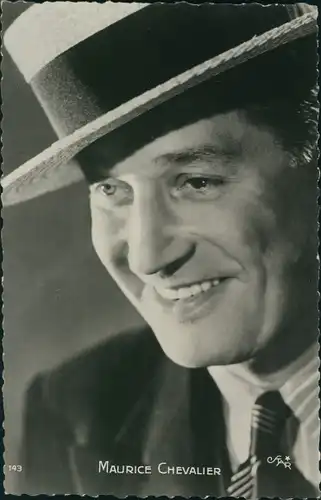 Ak Schauspieler Maurice Chevalier, Portrait, Hut