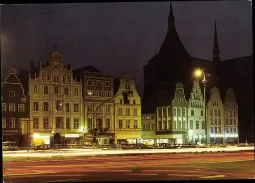 Ak Hansestadt Rostock, Ernst-Thälmann-Platz, Nachtbeleuchtung