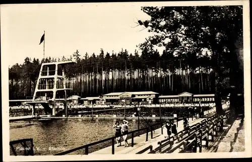 Ak Haselbrunn Plauen im Vogtland, Städtisches Freibad, Stadion