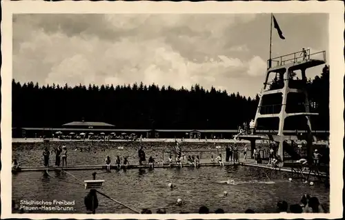 Ak Haselbrunn Plauen im Vogtland, Städtisches Freibad, Stadion