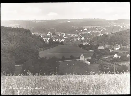 7 Glas Negative Sprockhövel im Ruhrgebiet, Kirche, Gesamtansicht, Straße