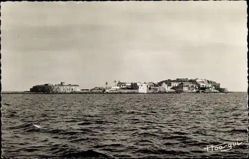 Ak Gorée Dakar Senegal, Gesamtansicht vom Meer aus
