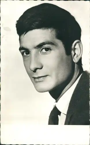 Ak Französischer Schauspieler Jean Claude Brialy, Portrait