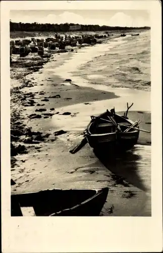 Ak Ostseebad Zinnowitz auf Usedom, Strand, Ruderboote