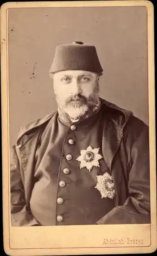 CdV Abdul Aziz, Portrait