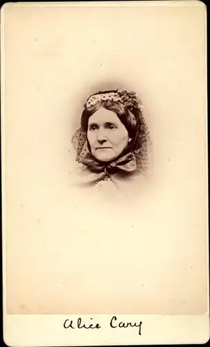 CdV Schriftstellerin Alice Cary, Portrait