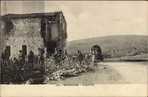 Ak Valandovo in Mazedonien, Dorfansicht, Soldaten, Kriegszerstörungen, I. WK