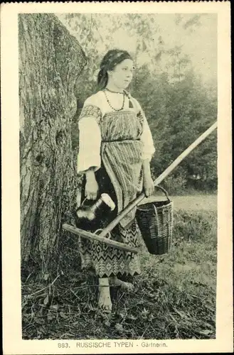 Ak Russische Typen, Gärtnerin, Frau in Volkstracht