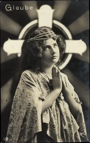 Ak Betendes Mädchen, Glaube, Allegorie, Kreuz