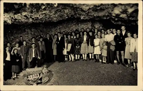 Foto Ak Mühlen Kyffhäuserland in Thüringen, Barbarossahöhle, Gruppenfoto