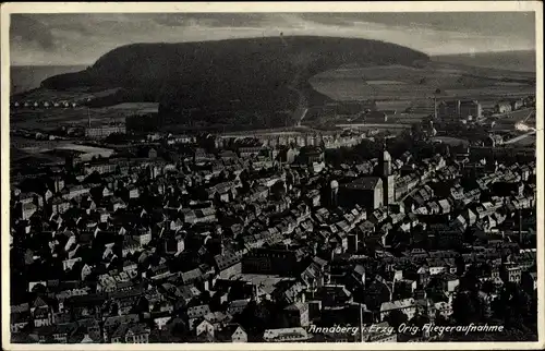 Ak Annaberg Buchholz Erzgebirge, Fliegeraufnahme vom Ort, Pöhlberg